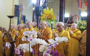 Khóa lễ tụng kinh cầu nguyện trước giờ khai mạc đại hội Phật giáo toàn quốc lần thứ VIII